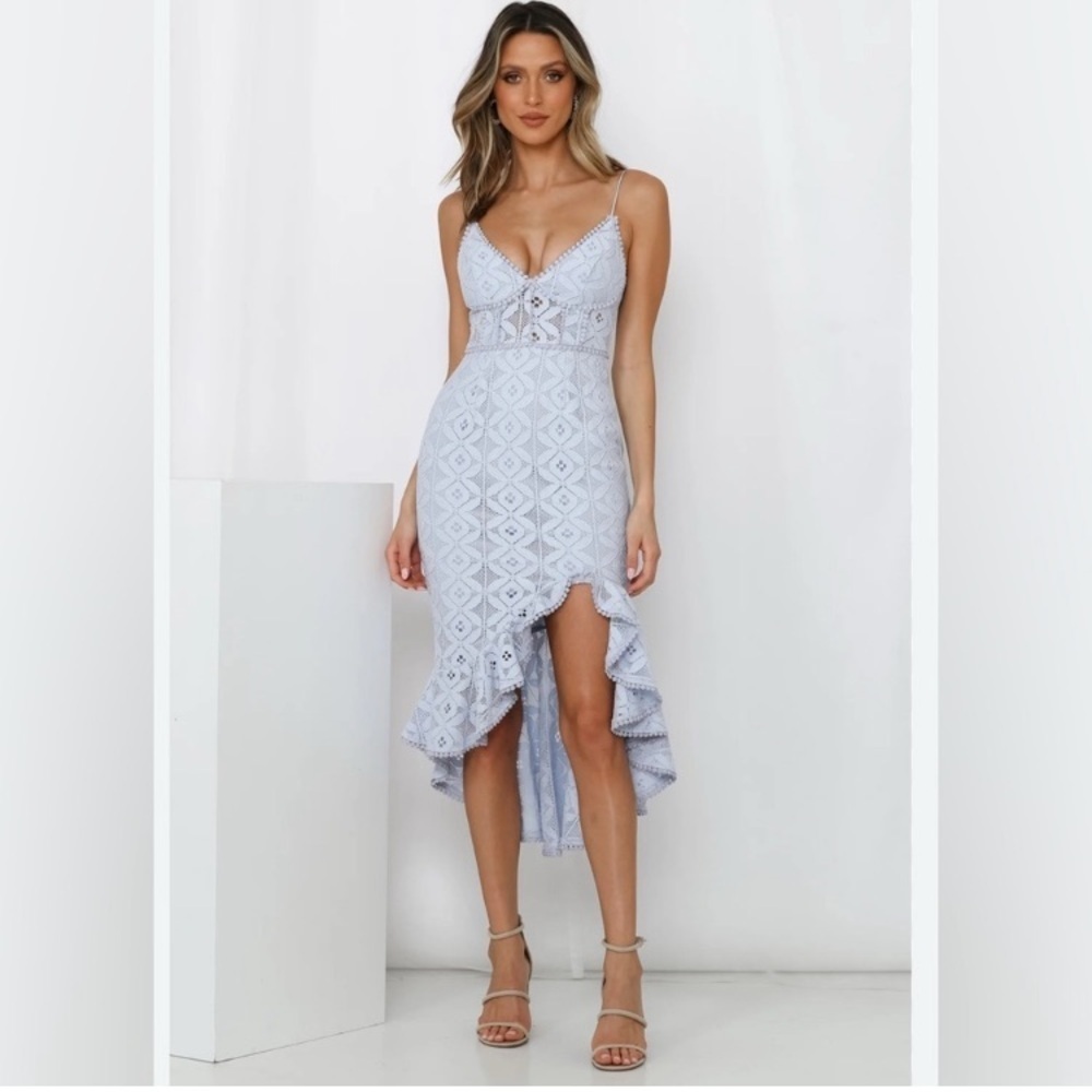 Selfie Leslie Light Blue Lace Midi Dress